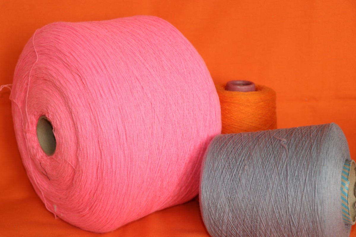 美棉纱特点？纯棉包芯纱是什么？纯棉强捻纱2412WXL