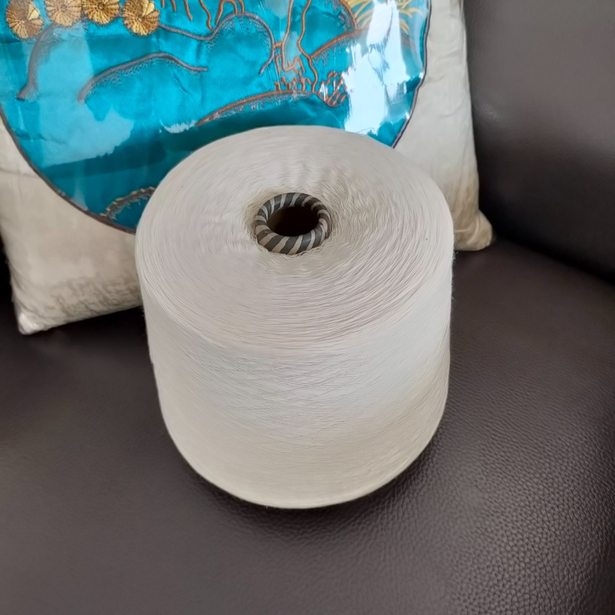 精梳棉羊毛纱特点？涤纶羊毛纱特点？腈纶导电纱2412WXL